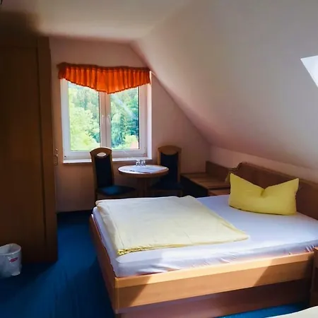 فندق Waldhaus 3*